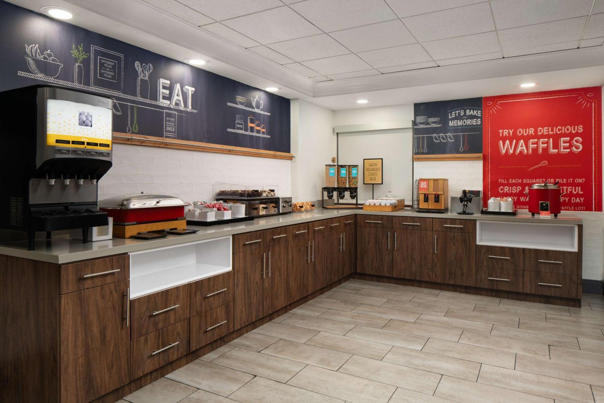 Hampton Inn Roanoke/Hollins - I-81 Экстерьер фото
